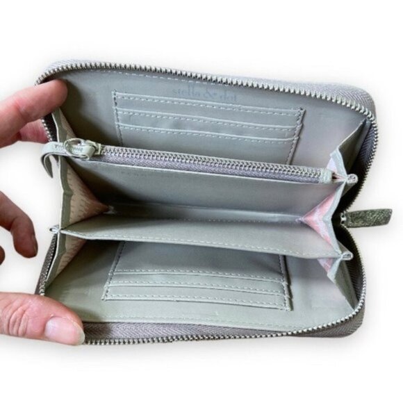 Stella & Dot Madison Tech Wallet Metallic - Picture 2 of 4